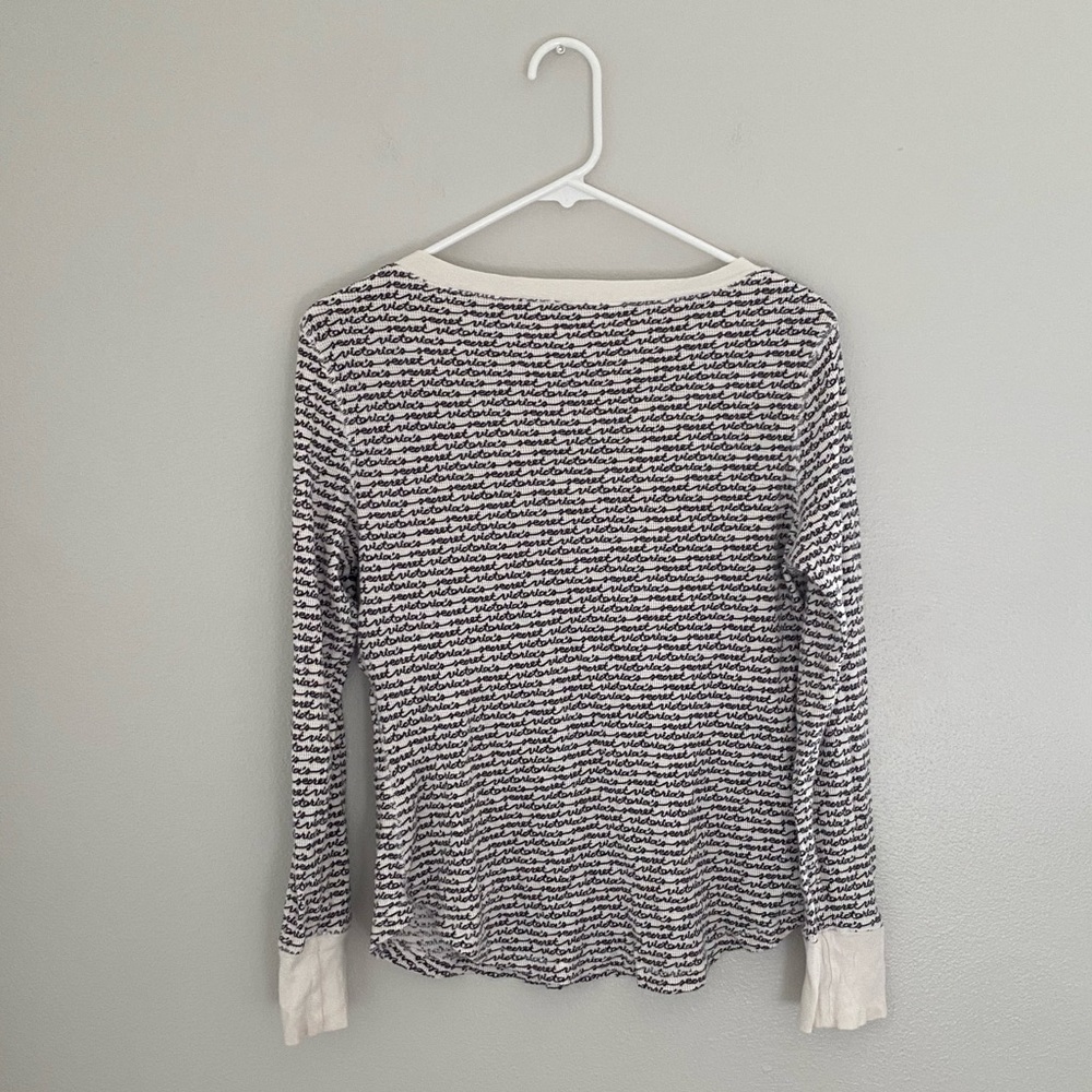 Women’s Victoria’s Secret White Cursive Logo Pattern Thermal Pajama Set Size S - Picture 3 of 11